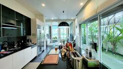 Ocean Drive (D4), Detached #588725991